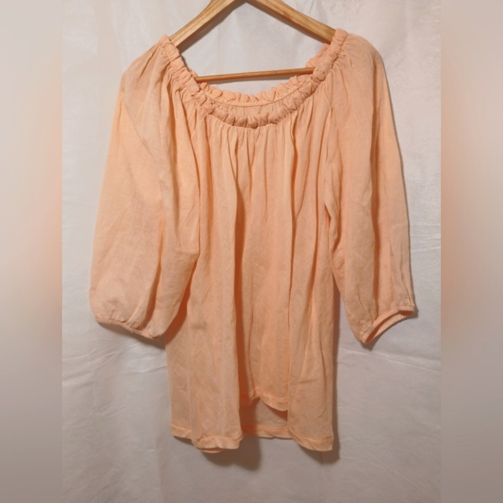 New light shoulder blouse